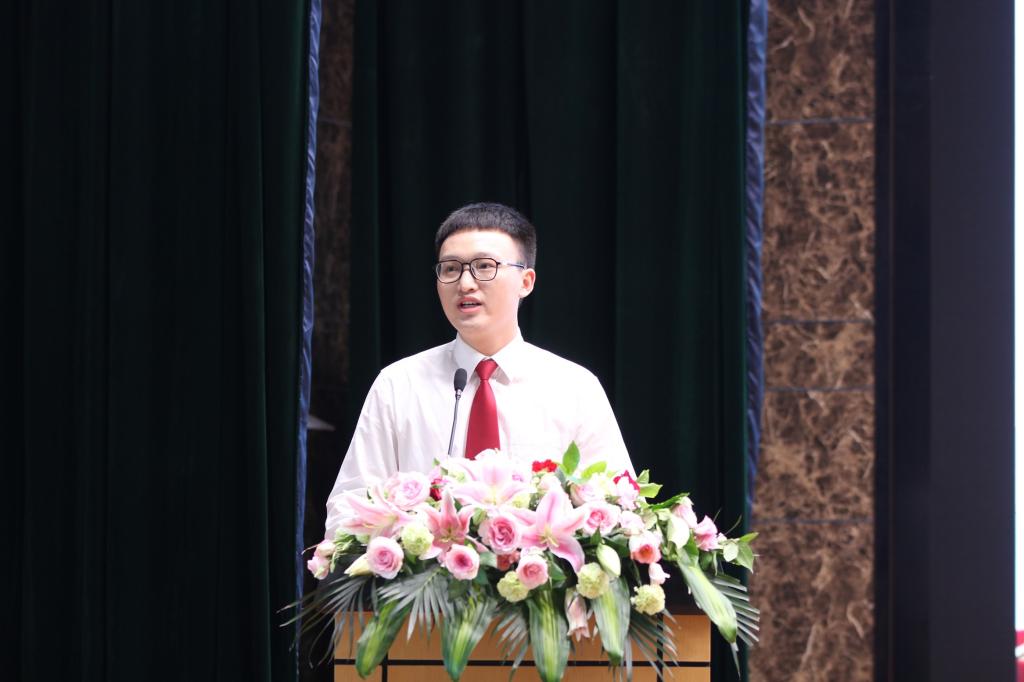 讲春梅故事 学英模精神 育法学新人——永利3044官网唯一与邵阳法院联合开展读书报告会·座谈会