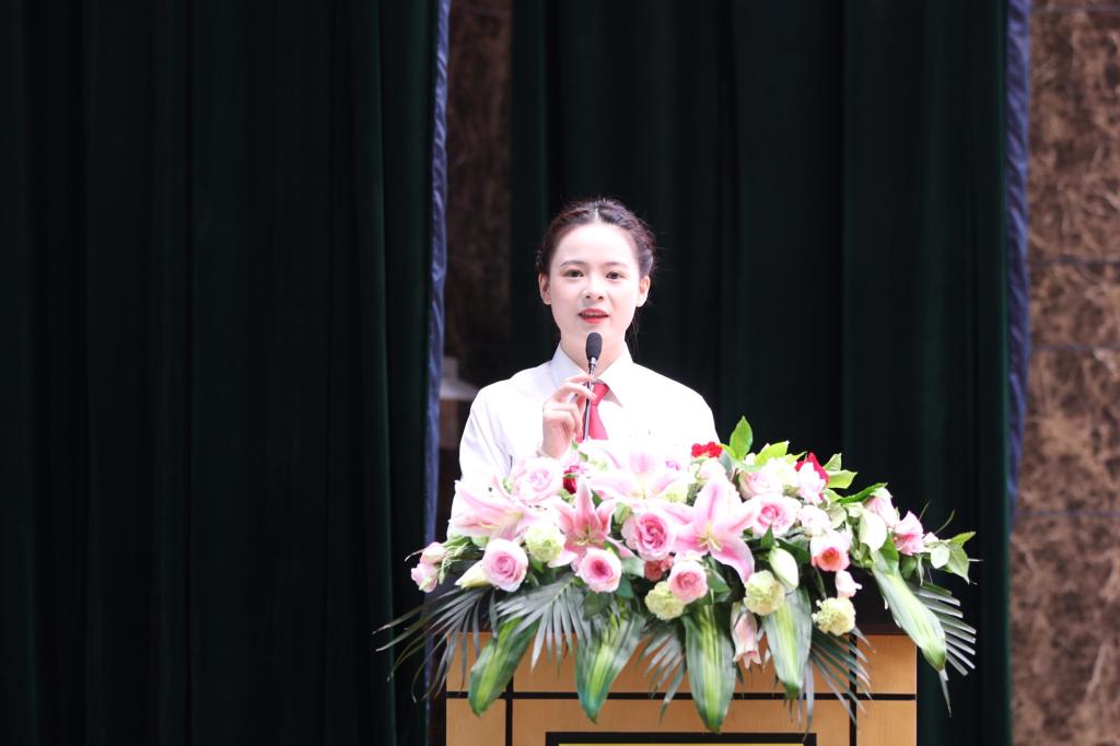 讲春梅故事 学英模精神 育法学新人——永利3044官网唯一与邵阳法院联合开展读书报告会·座谈会