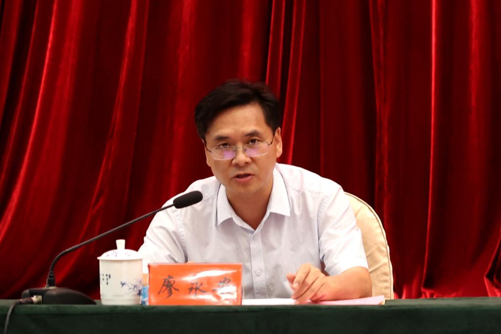 讲春梅故事 学英模精神 育法学新人——永利3044官网唯一与邵阳法院联合开展读书报告会·座谈会